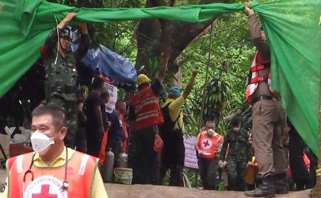 Thailandia: dopo ore di stop, ripresi i soccorsi