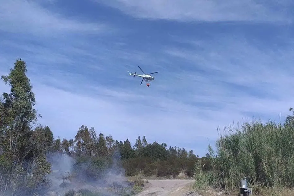 L’elicottero della Regione ad Arborea