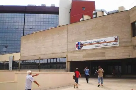 L'ospedale di Marsala (foto Ansa)