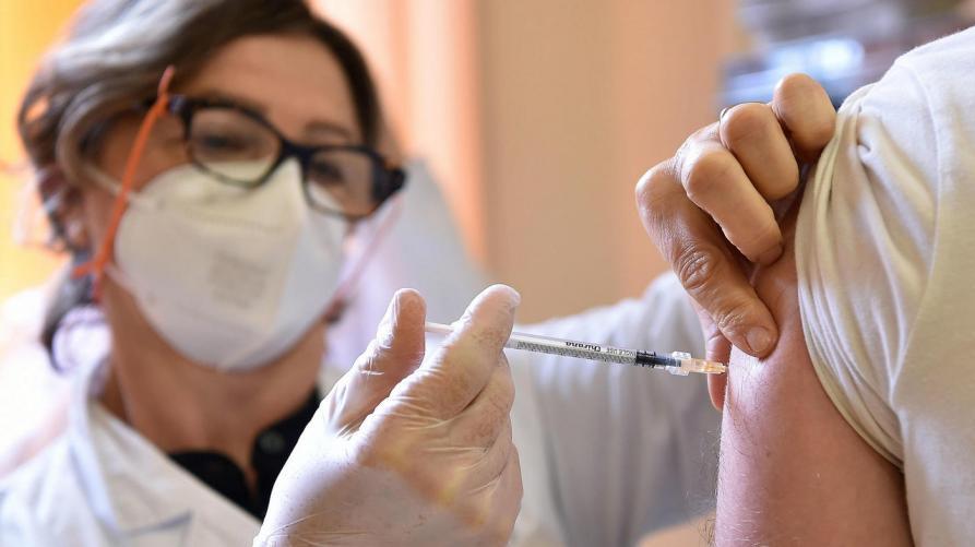 Influenza, solo il 37% degli anziani sardi si protegge con il vaccino