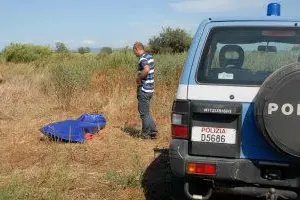 Torregrande, cadavere in acqua alla foce del tirso