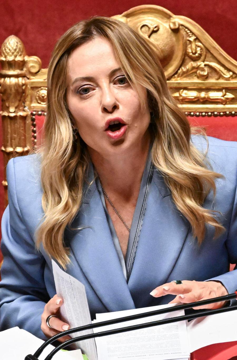 Meloni attacca Vannacci e sfida l’Ue