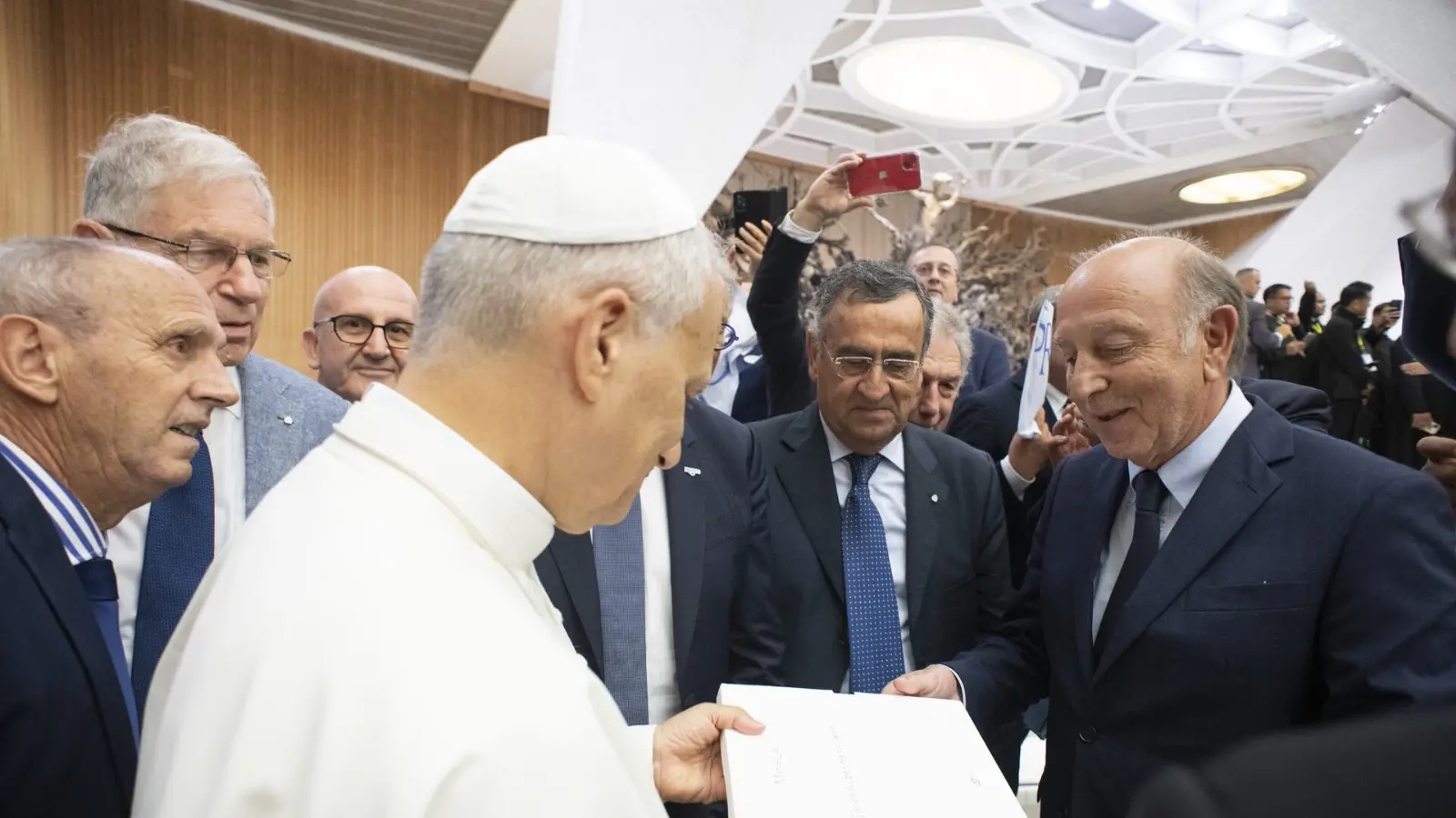 https://immagini.unionesarda.it/version/c:NzJkOTNkNDktOTAzNi00:ZDA4MGEzZWQtYjg5ZC00/image.webp?f=16:9