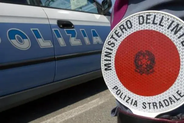 Polizia stradale (foto Ansa)