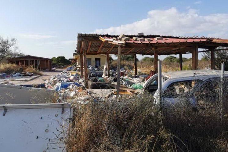 Campo rom a Porto Torres: una vera bomba ecologica