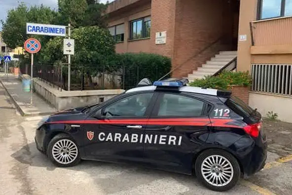 La stazione dei carabinieri (foto Pala)