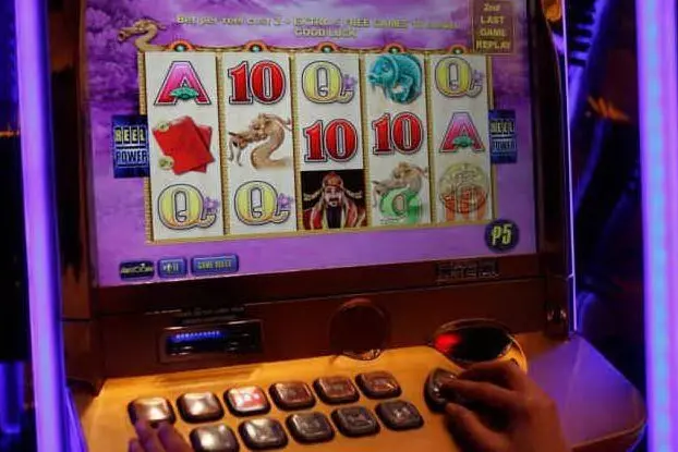 Una slot machine