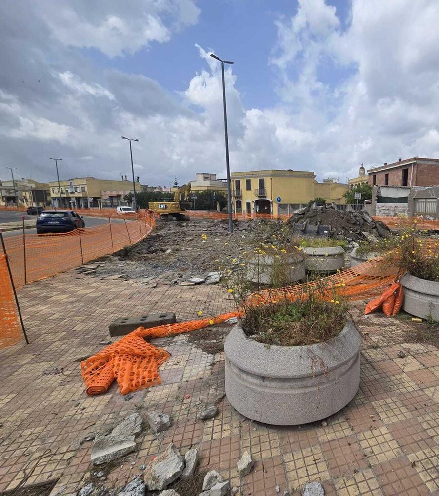 Asfalto in via Cabras, riapre il cantiere