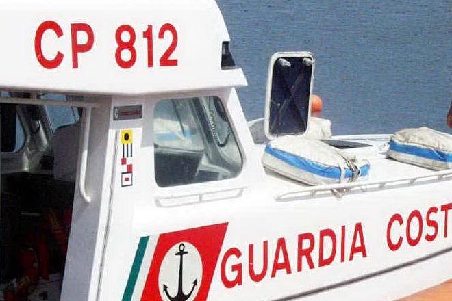 Due diportisti tratti in salvo nelle acque di Porto Zafferano