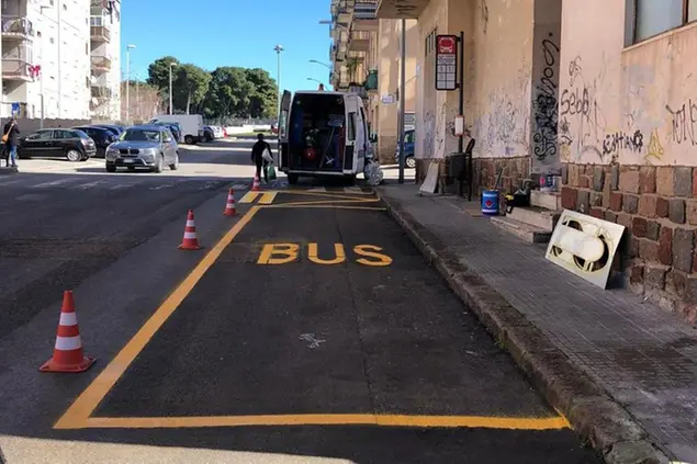 La nuova fermata Atp in via Grazia Deledda (L'Unione Sarda - Tellini)