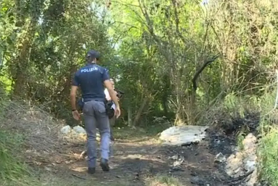 La Polizia sul posto (fermo immagine da video)