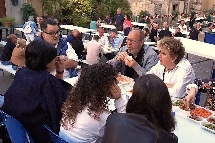 Un momento di Chenamos a Villanova Monteleone (foto concessa)