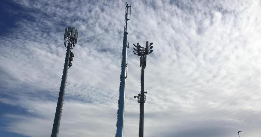 Quindici antenne per la telefonia