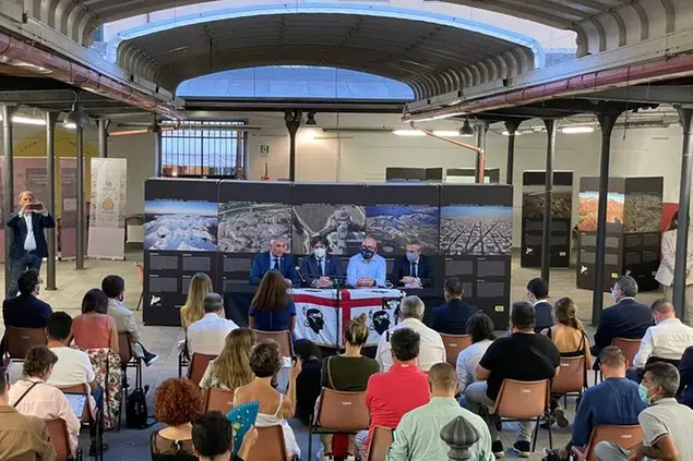 La conferenza ad Alghero (Foto Deidda)