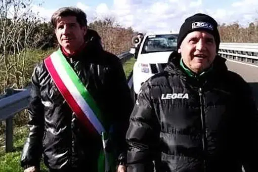 Il sindaco Massimo Ventura e il vice Angelo Deidda in una delle marce a piedi per San Marco