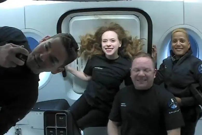 Jared Isaacman, lhris Sembroski, Sian Proctor e Hayley Arceneaux: i turisti spaziali (foto SpaceX)