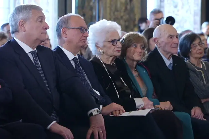 Mattarella a Segre: stima a fronte di attacchi volgari e imbecilli