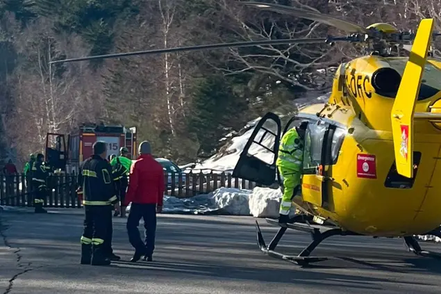Soccorritori in azione (foto vigili del fuoco)