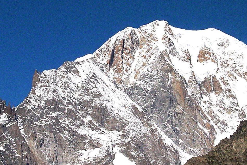Monte Bianco, tre italiani dispersi sul versante francese