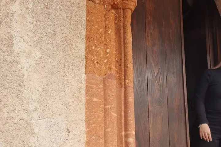 Il crollo alla Casa Aragonese (Foto da Facebook)