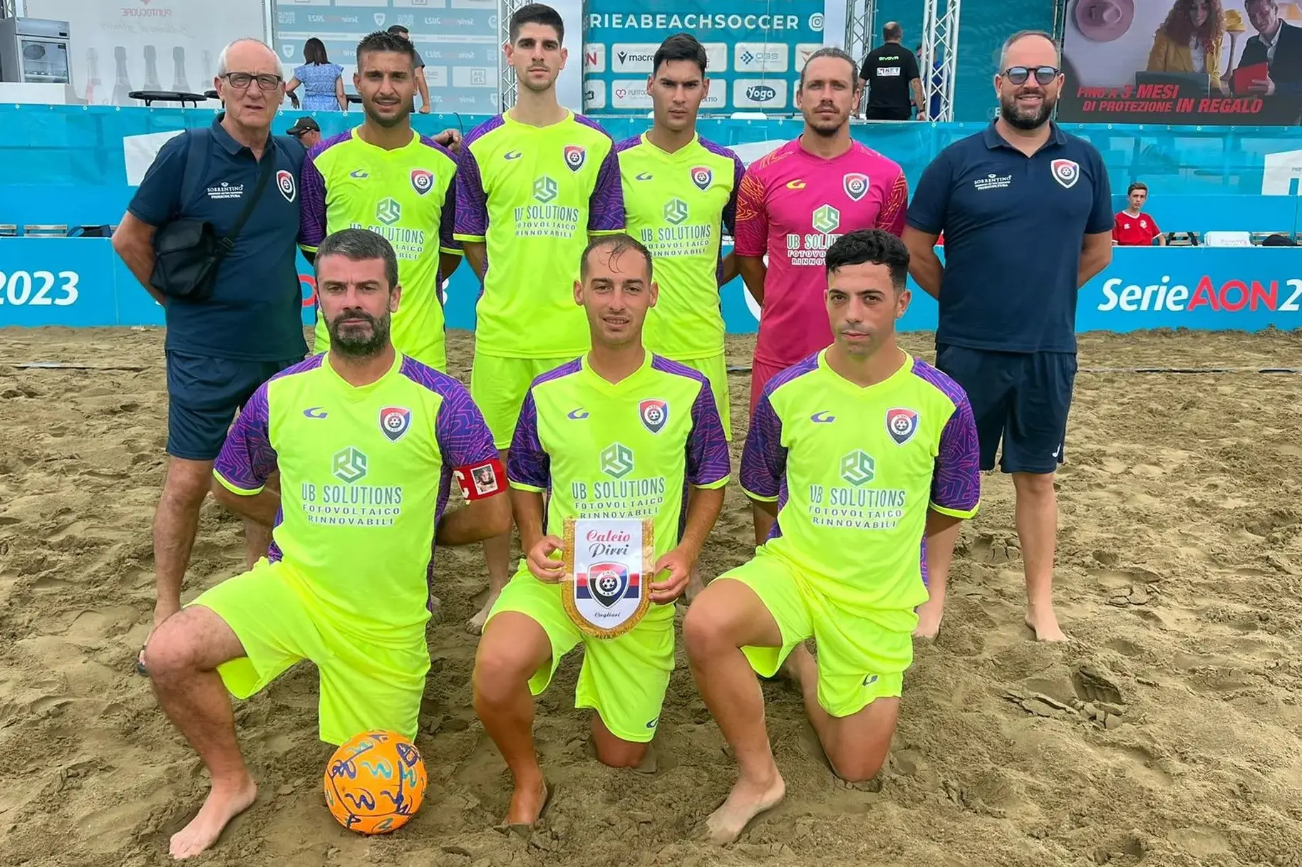 La squadra del Pirri, campione della prima edizione della Serie B regionale di beach soccer