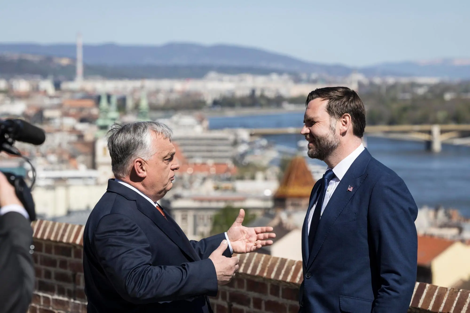 Vance con Orban (Epa)
