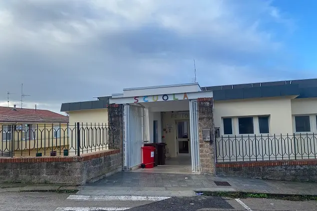 La scuola primaria di Uri (foto concessa)