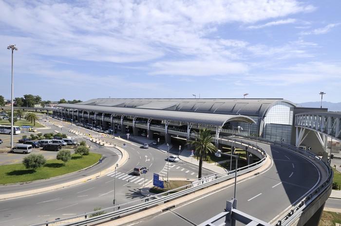 Aeroporti ai privati, volano nuove accuse: «Interesse pubblico a rischio»