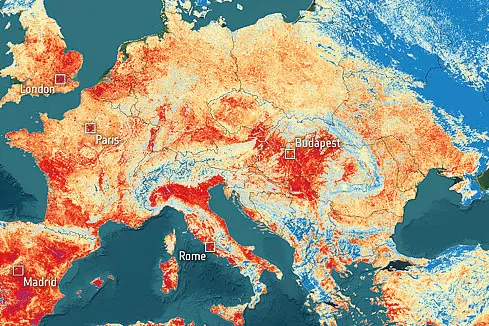Fotografata dai satelliti l'ondata di caldo che sta attraversando l'Europa: l'immagine, diffusa dall'Agenzia Spaziale Europea, è stata rilevata da Sentinel 3, la missione che fa parte del programma Copernicus di Esa e Commissione Europea e in grado di raccogliere i dati relativi alla temperatura sulla superficie terrestre e sul mare. Roma, 27 maggio ANSA COPERNICUS DI ESA-NPK