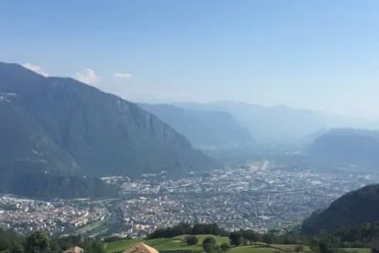 Veduta di Bolzano (foto da wikimedia)