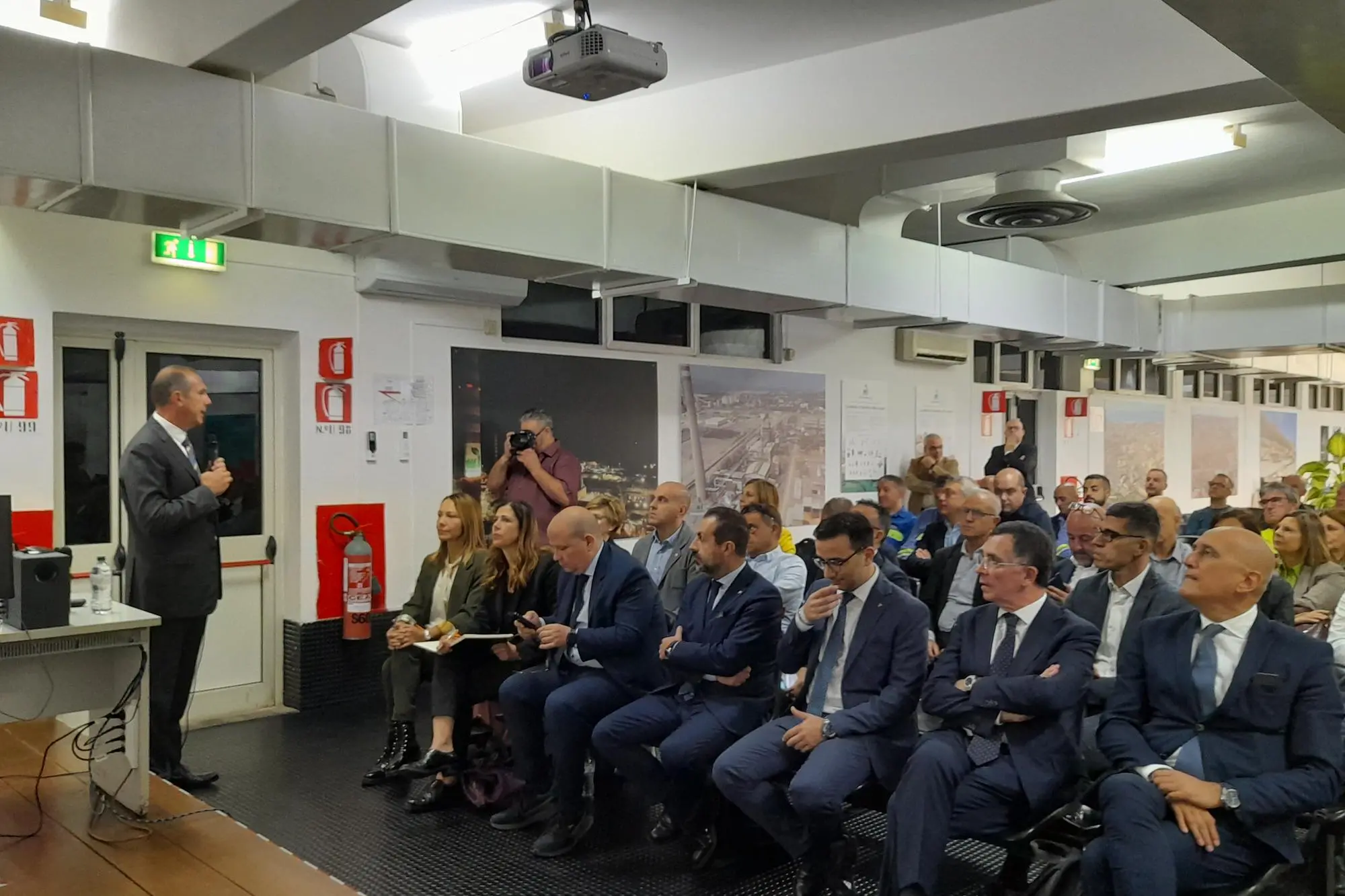 La sala gremita (Foto A.Pani)