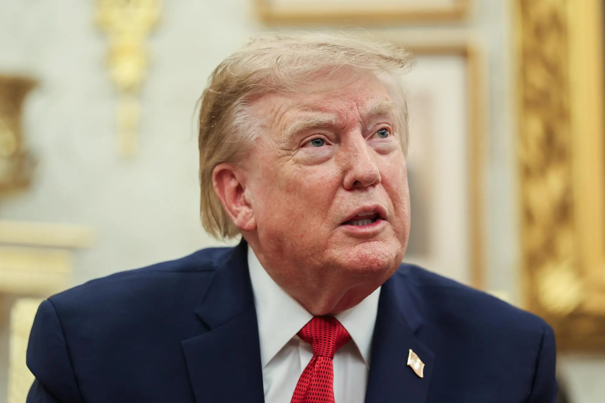Trump minaccia l'Oman: «Non si metta in mezzo su Hormuz o li bombarderemo». Netanyahu: «Nessun ritiro da Gaza senza il disarmo di Hamas» Donald Trump (foto Ansa)