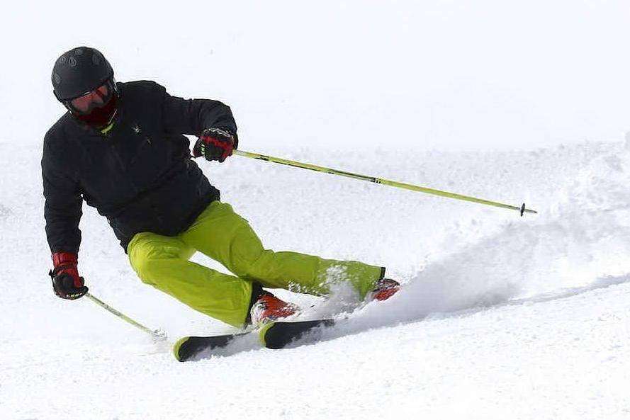 Tragico scontro sulla pista da sci, un morto e un ferito