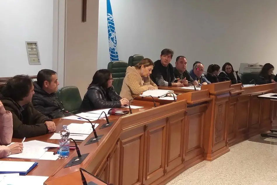 Una disputa in Consiglio comunale tra sindaco e minoranza (foto L'Unione Sarda - Farris)