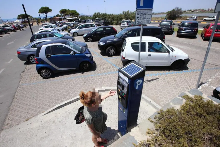 Parcheggi al Poetto (Archivio L'Unione Sarda)