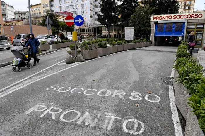Il pronto soccorso dell'ospedale Santobono a Napoli (foto Ansa)