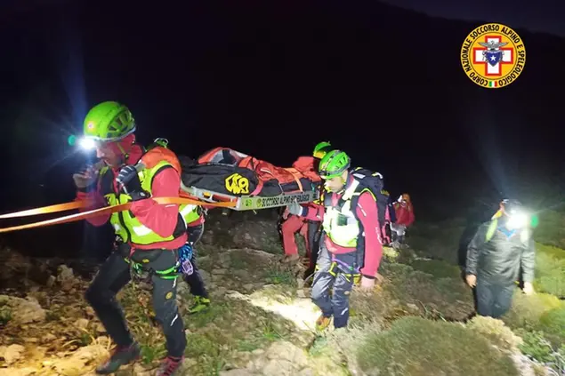 Il recupero (foto Corpo nazionale soccorso alpino e speleologico)