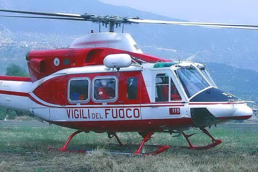Un elicottero dei vigili del fuoco (Archivio L'Unione Sarda)