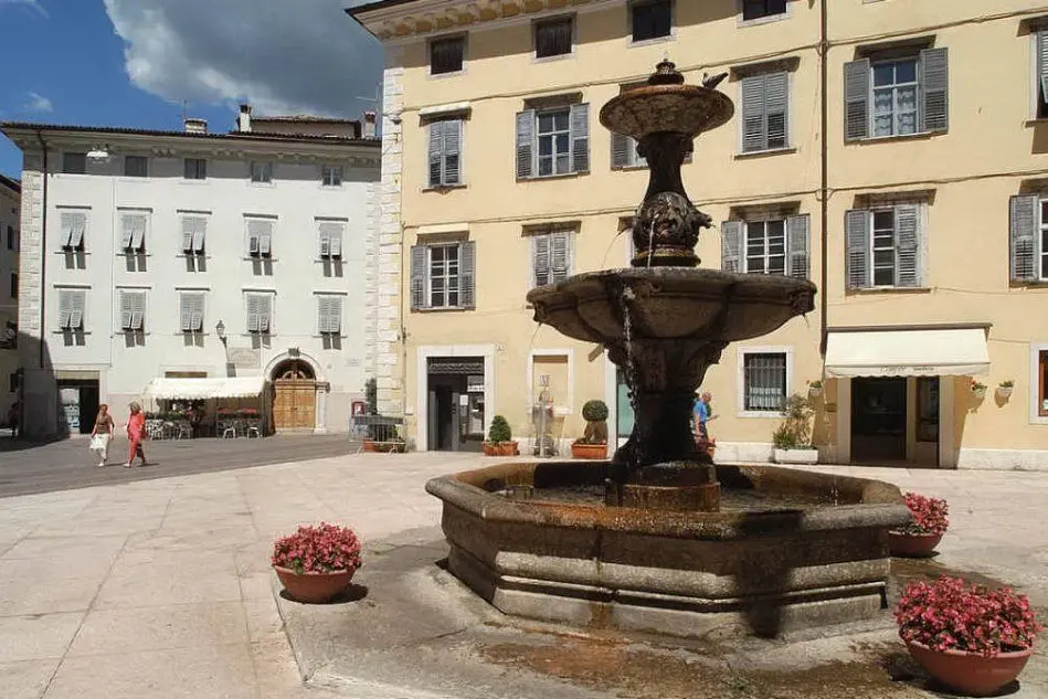 Piazza delle Erbe a Rovereto (fonte Wikipedia)
