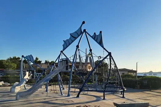 Cannigione, l lavori in corso nell'area parco-giochi