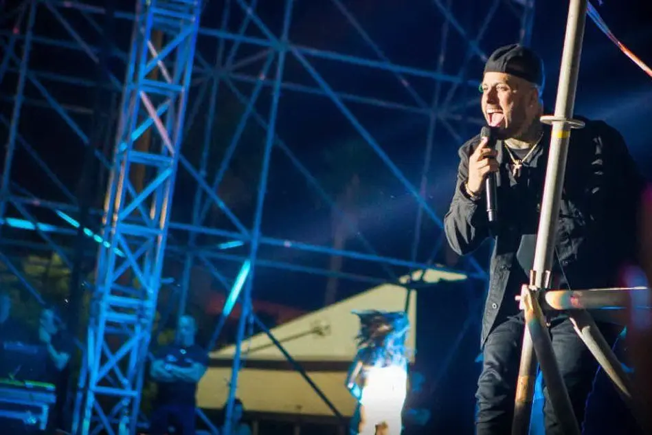 Nicky Jam sul palco del Poetto On Air