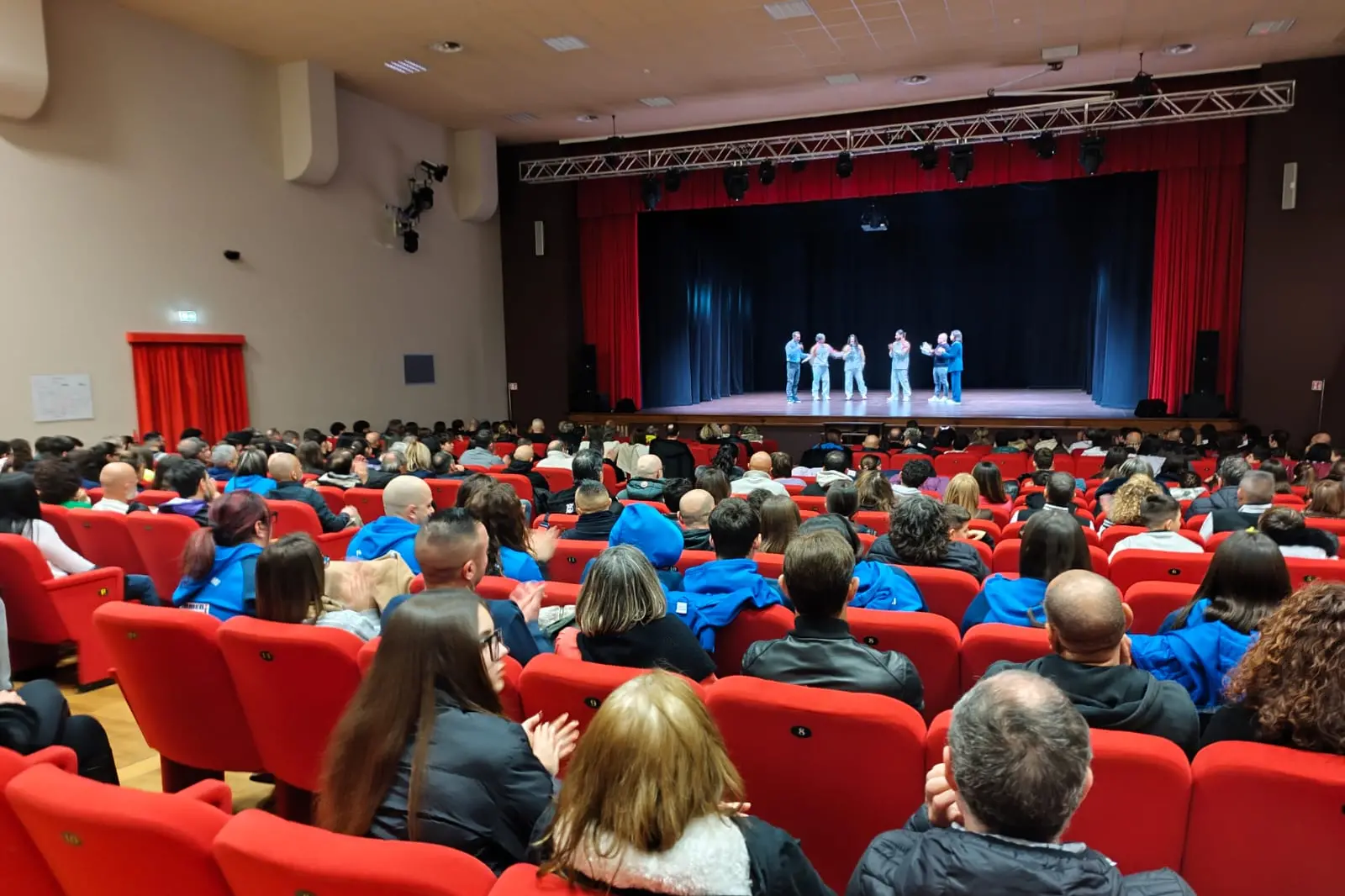 La manifestazione al civico di Sinnai