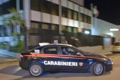 I carabinieri davanti alla caserma di via Nuoro a Cagliari