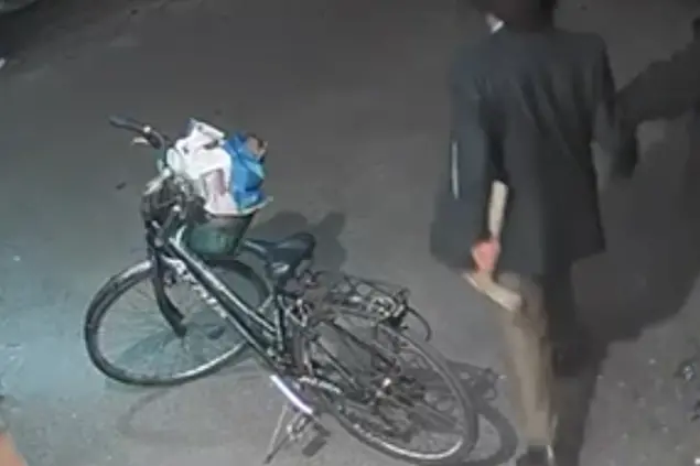 Un fotogramma ripreso dalla videosorveglianza