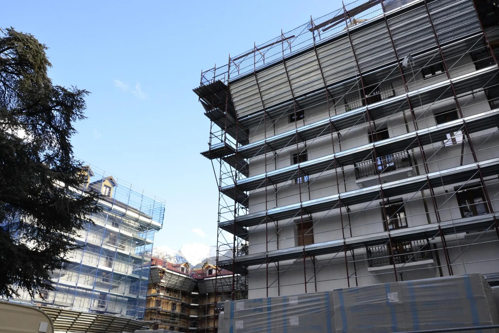 Cantiere edile, nel quartiere Cogne di Aosta, che usufruisce del Superbonus. Aosta, 6 novembre 2023.