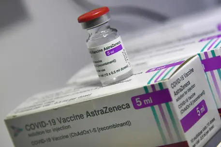 Il vaccino AstraZeneca (foto Ansa)
