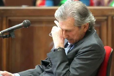 Stefano Wallner, il marito di Rosanna Fiori, in un momento di cedimento - foto Ungari