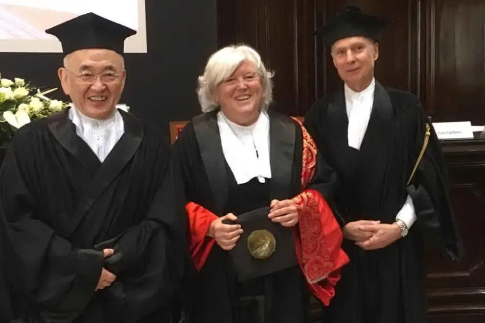 Il professor Yung-Chi Cheng, il rettore Maria Del Zompo e il professor Péter Mátyus