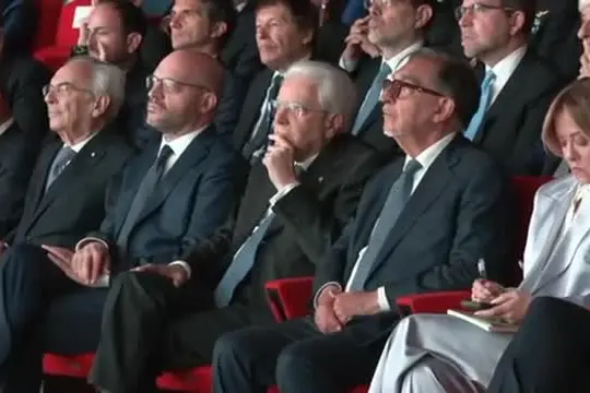 Mattarella in prima fila all'assemblea di Confindustria
