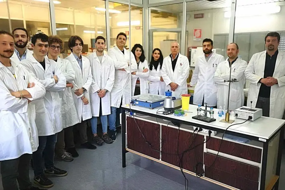 Il gruppo di Biochimica del Dipartimento sassarese (foto Università di Sassari)